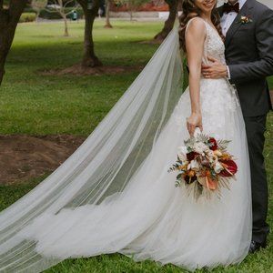 Enzoani Lavender Wedding Dress - Size 6